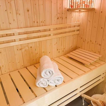 Coco Romantic In Central Antwerp - Sauna Extérieur photo