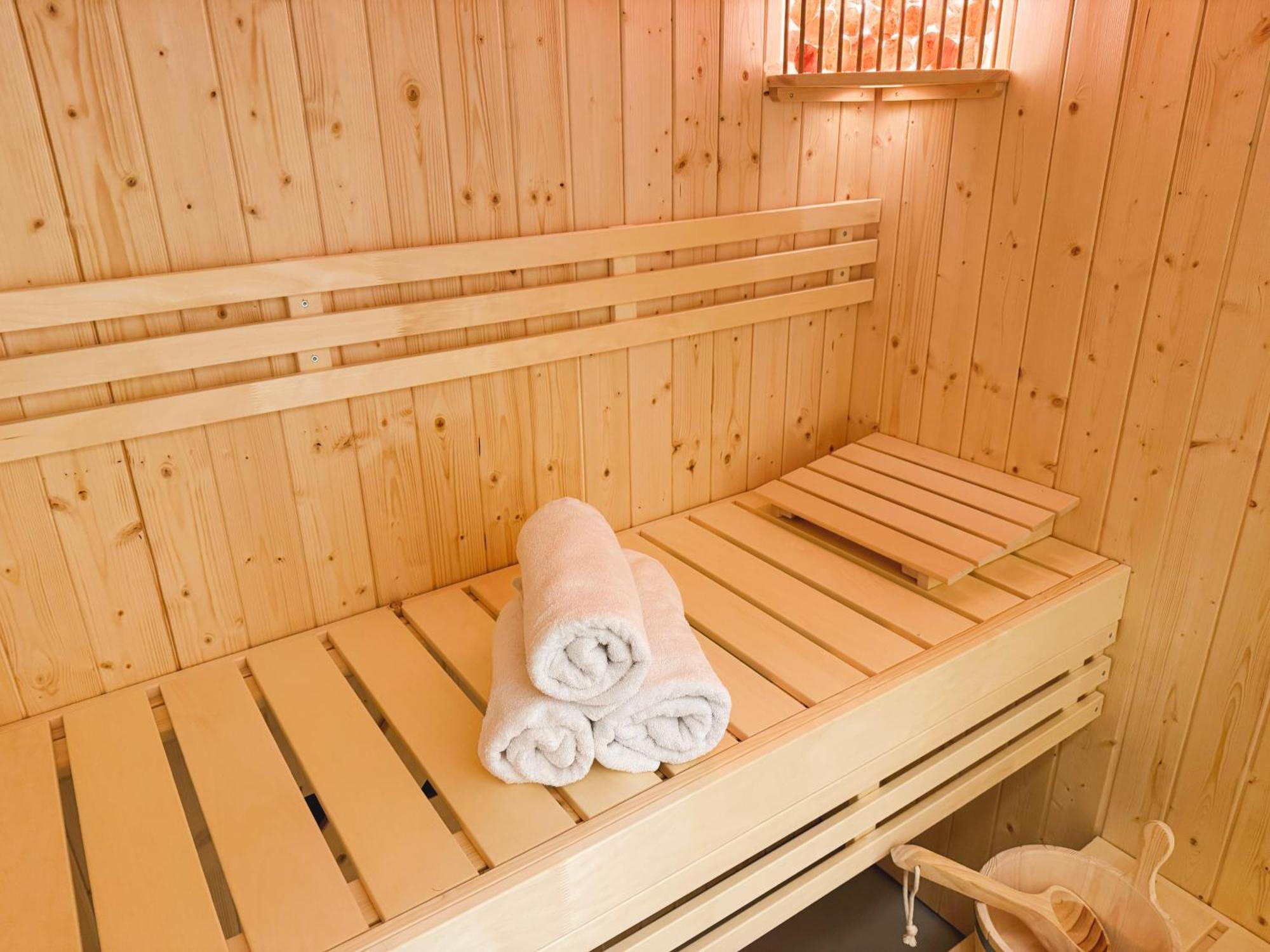 Coco Romantic In Central Antwerp - Sauna Extérieur photo